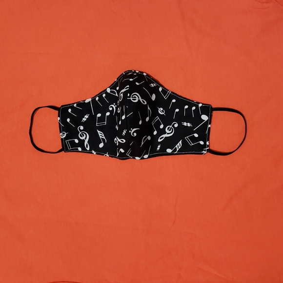 New Adult Face Mask Reversible - Picture 4 of 4